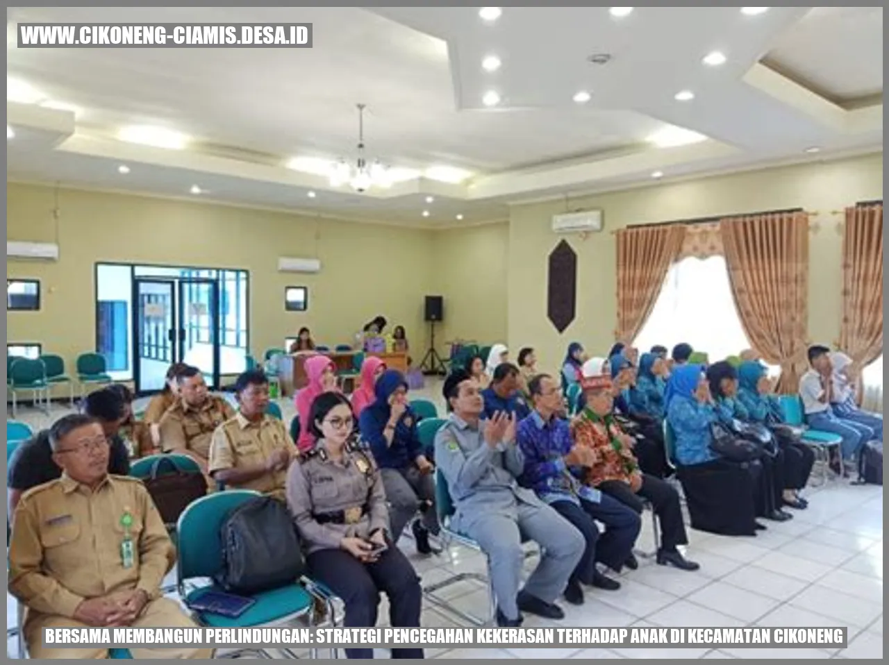 Gambar Bersama Membangun Perlindungan: Strategi Pencegahan Kekerasan Terhadap Anak di Kecamatan Cikoneng