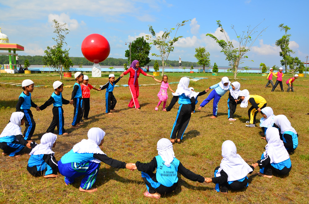 Cerita tentang Anak-Anak yang Belajar di Alam Terbuka