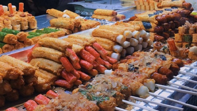 Bisnis Makanan Ringan Rumahan yang Laris di Desa
