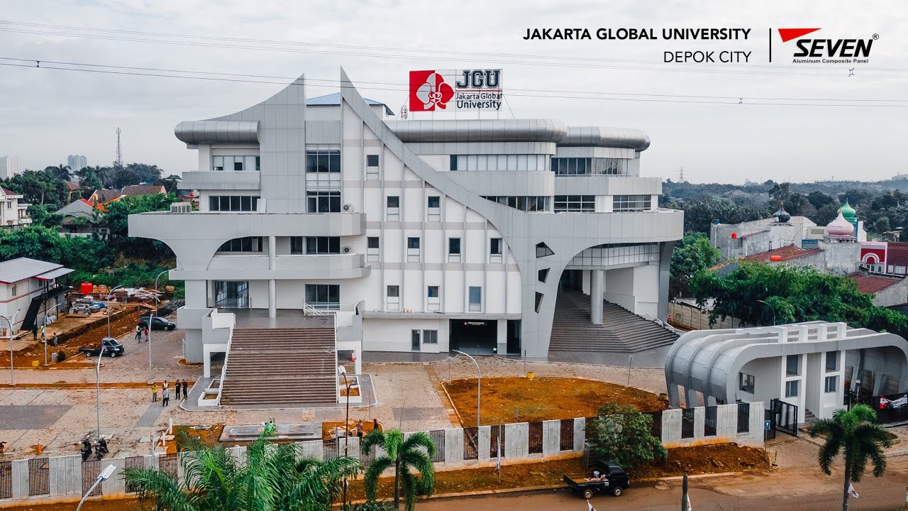 Dunia Internasional di Kampus: Manfaat Studi di Universitas Global