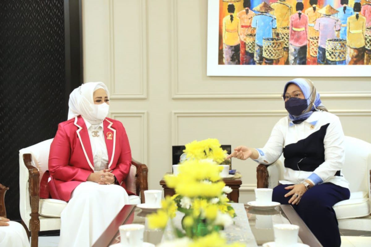Pemberdayaan Wanita Desa Bendasari untuk Menjadi Tenaga Kerja Profesional