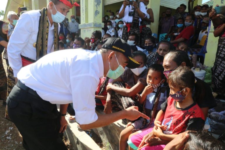 Mengatasi Kemiskinan Melalui Program Desa yang Terfokus pada Kesejahteraan Sosial