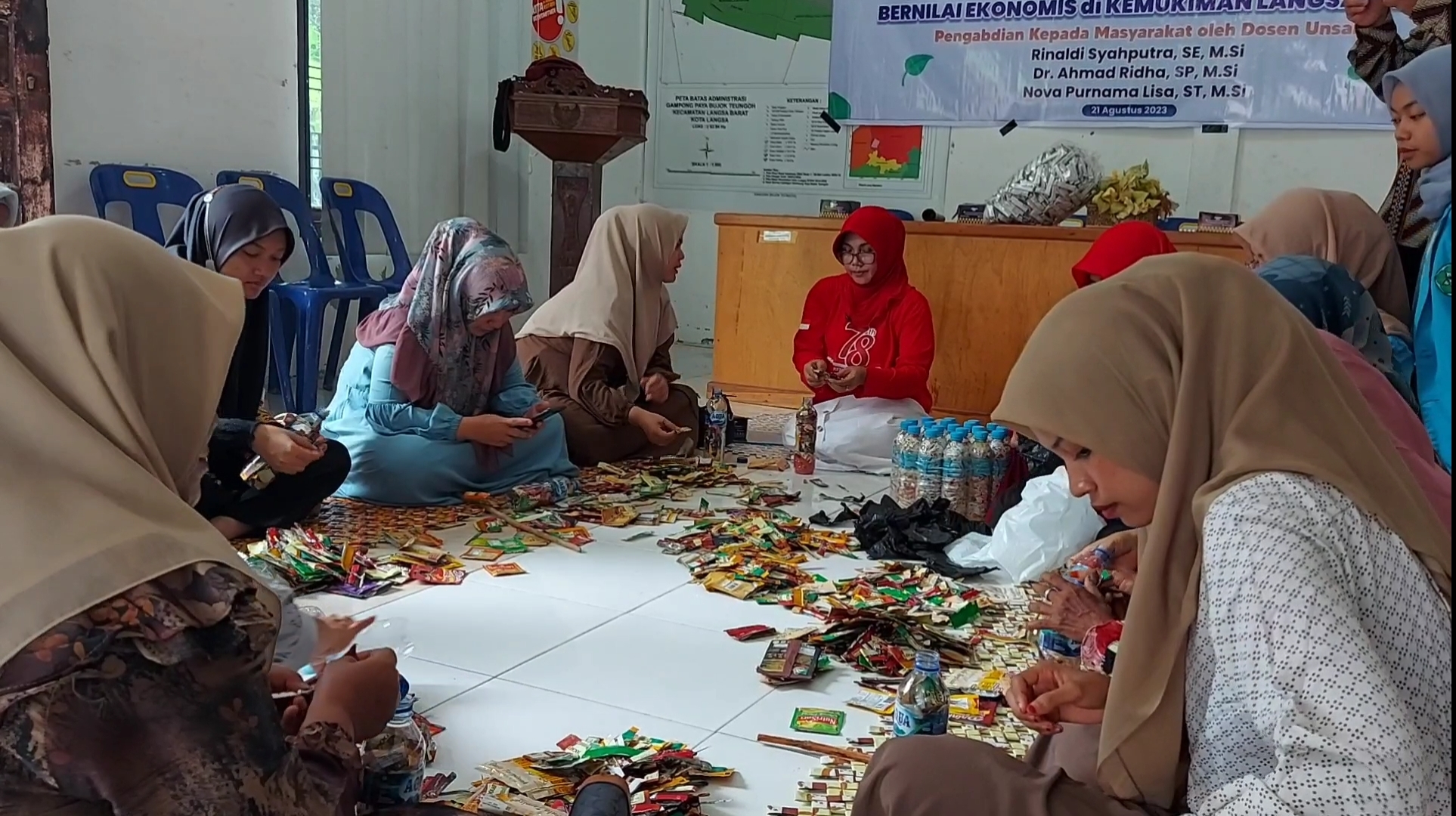 Desa Bendasari Mengadakan Workshop untuk Mengolah Limbah Menjadi Kerajinan